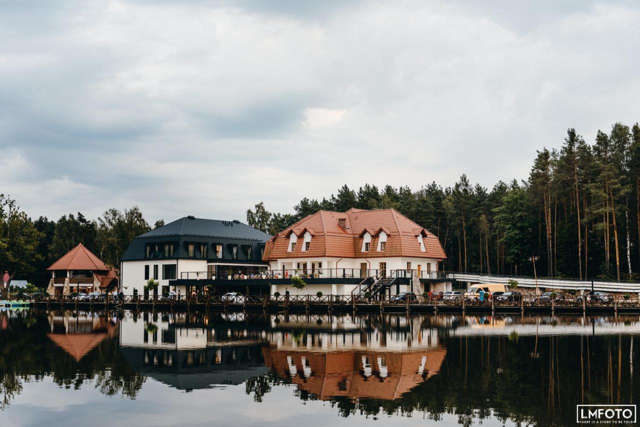 Hotel Debowy Dwor Ruda Rozaniecka Esterno foto