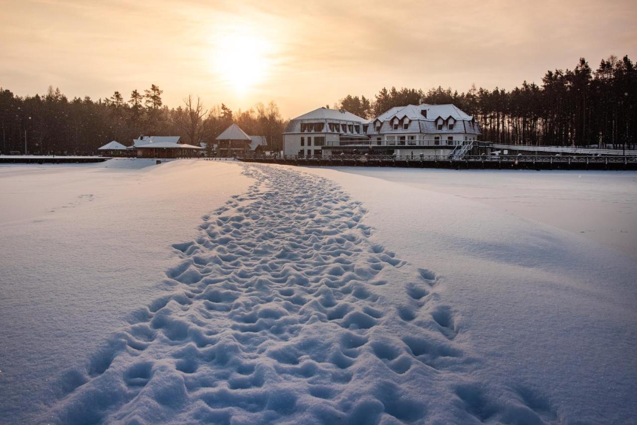 Hotel Debowy Dwor Ruda Rozaniecka Esterno foto